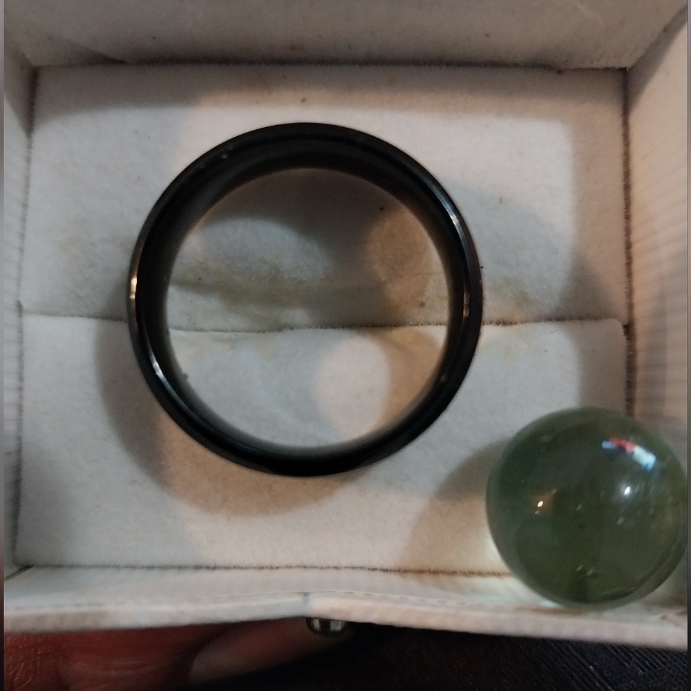 Men Ring - Picture 2 of 3
